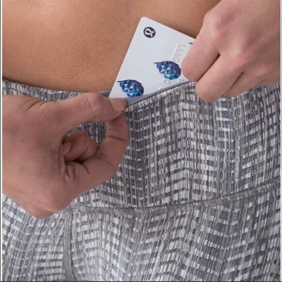 Lululemon Wunder Under Crop HR 2 Arrow Jacquard 4 - Picture 4 of 6
